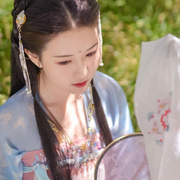 小清新帶團(tuán)扇女生頭像，唯美古風(fēng)真人頭像