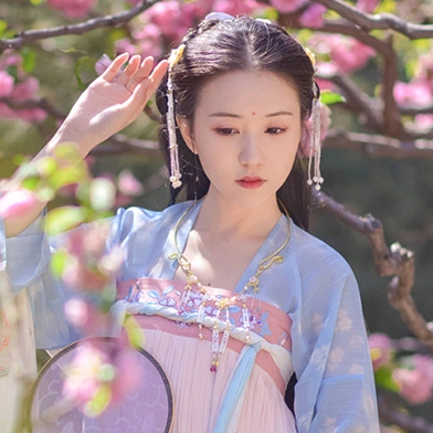 小清新帶團(tuán)扇女生頭像，唯美古風(fēng)真人頭像