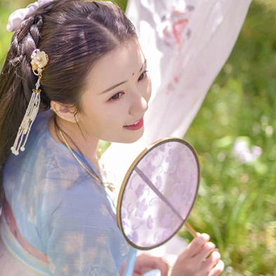 小清新帶團(tuán)扇女生頭像，唯美古風(fēng)真人頭像