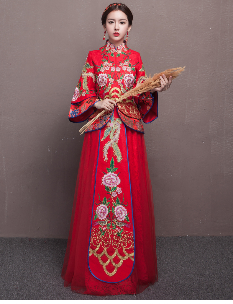 古典韻味中式禮服，新娘結(jié)婚禮服