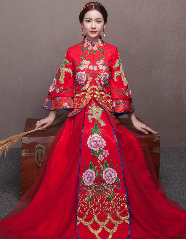 古典韻味中式禮服，新娘結(jié)婚禮服