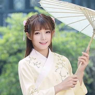 淡黃色漢服帶傘女生頭像，唯美古風真人頭像