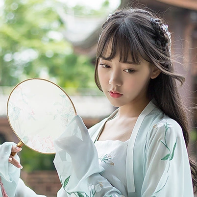 杜若花枝帶和團扇傘女生頭像，唯美古風(fēng)頭像