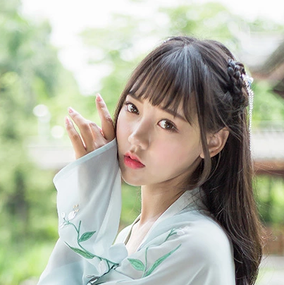 杜若花枝帶和團扇傘女生頭像，唯美古風(fēng)頭像