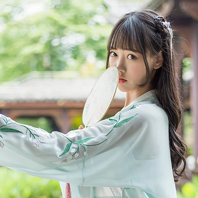 杜若花枝帶和團扇傘女生頭像，唯美古風(fēng)頭像