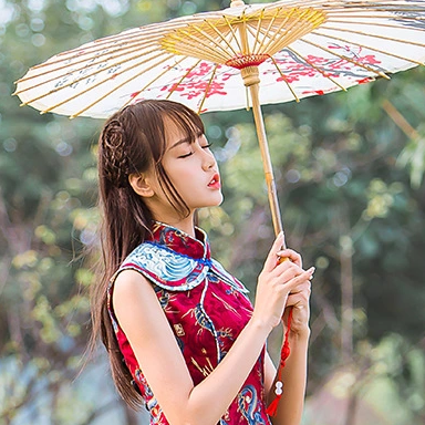 紅衣帶傘女生頭像，唯美古風(fēng)真人頭像