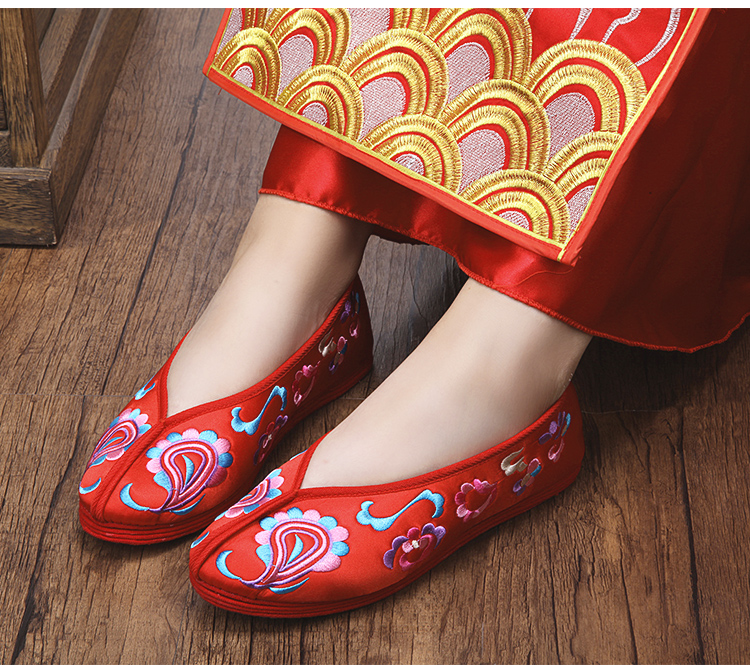 牡丹鳳凰繡花鞋，三款刺繡新娘結(jié)婚鞋