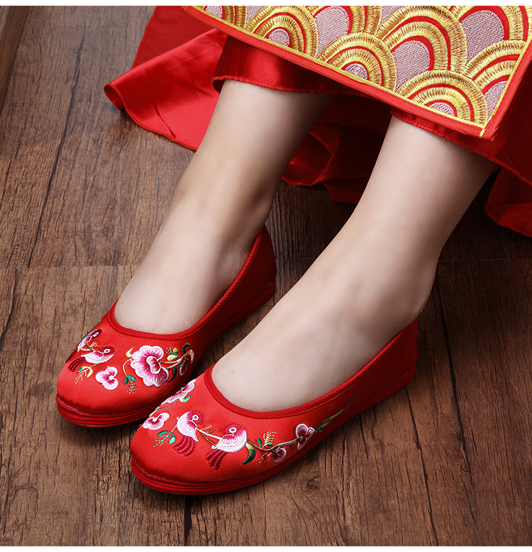 古典家佳樂文學繡花鞋，兩款刺繡新娘結婚鞋