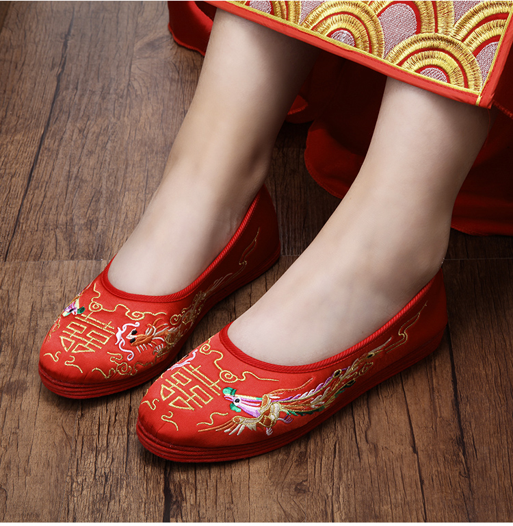 古典家佳樂文學繡花鞋，兩款刺繡新娘結婚鞋