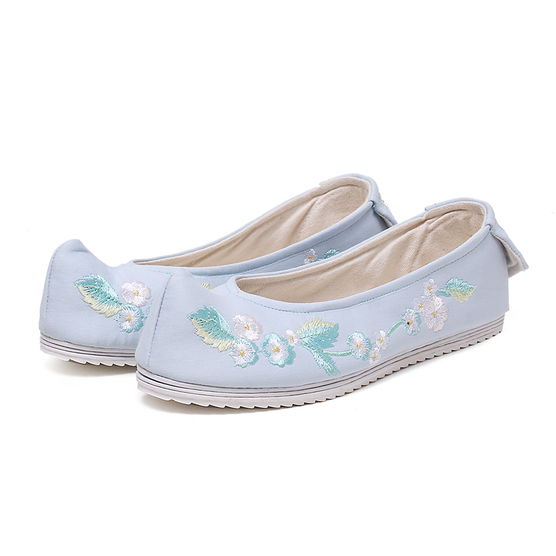 花朵刺繡翹頭鞋，復(fù)古民族風(fēng)繡花鞋