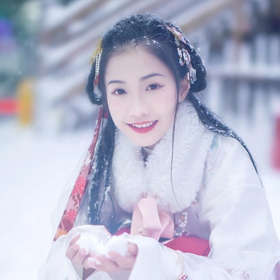 雪中團花帶傘女子頭像，唯美古真人頭像