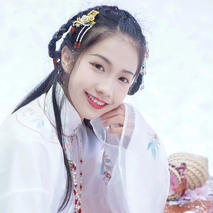 雪中團花帶傘女子頭像，唯美古真人頭像