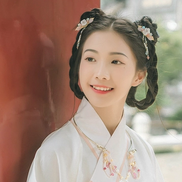 粉嫩提燈少女頭像，唯美古真人頭像