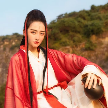 紅衣女子霸氣喝酒頭像，唯美古風真人頭像