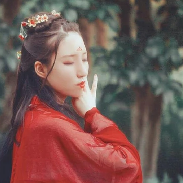 相思紅衣帶傘女生頭像，唯美古風(fēng)真人頭像