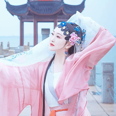 京劇花旦帶折扇女生頭像，唯美古風(fēng)真人頭像