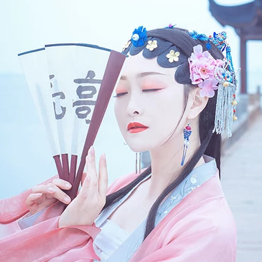 京劇花旦帶折扇女生頭像，唯美古風(fēng)真人頭像