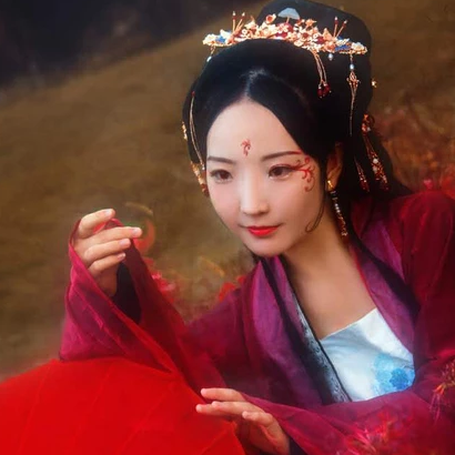 彼岸花妖艷女子頭像，唯美古風(fēng)真人頭像