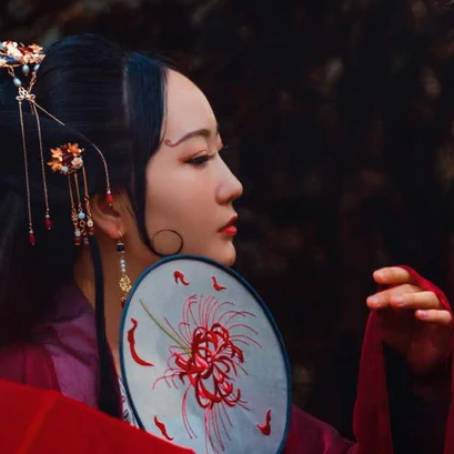 彼岸花妖艷女子頭像，唯美古風(fēng)真人頭像