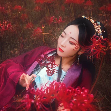 彼岸花妖艷女子頭像，唯美古風(fēng)真人頭像