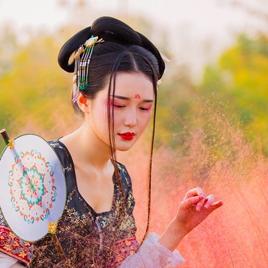 粉黛帶紅傘女生頭像，唯美古風(fēng)真人頭像