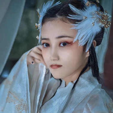 妖艷帶傘女子頭像，唯美古風(fēng)真人頭像