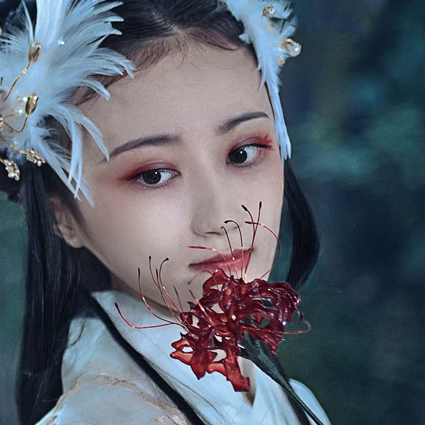 妖艷帶傘女子頭像，唯美古風(fēng)真人頭像