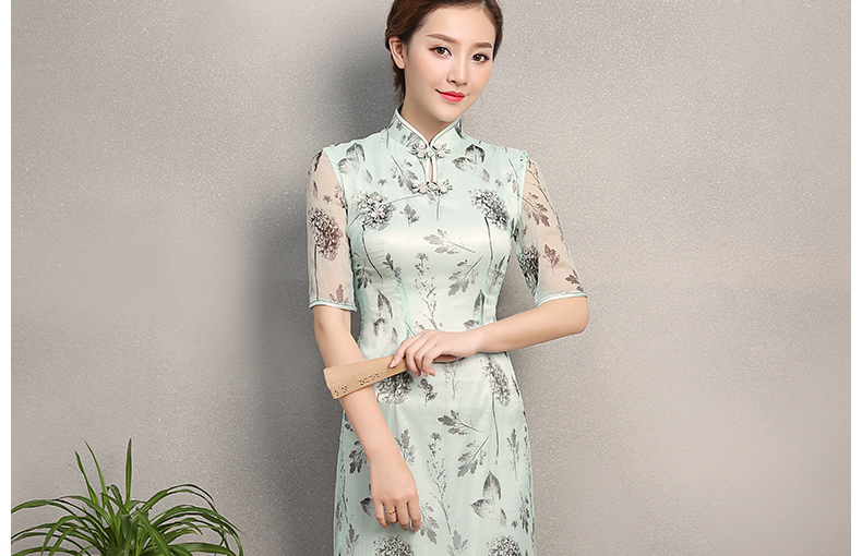 淡青色時(shí)尚印花旗袍，優(yōu)雅清新旗袍裙