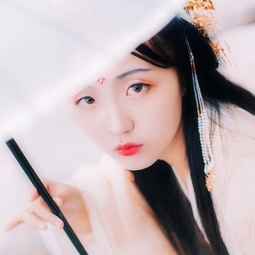 秋意帶傘團(tuán)扇女生頭像，唯美古風(fēng)真人頭像