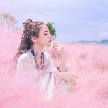 粉嫩帶折扇女生頭像，唯美古風(fēng)真人頭像