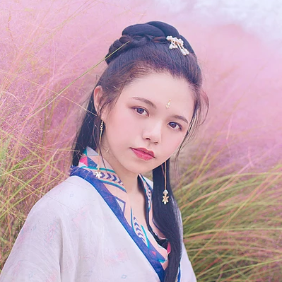 粉嫩帶折扇女生頭像，唯美古風(fēng)真人頭像