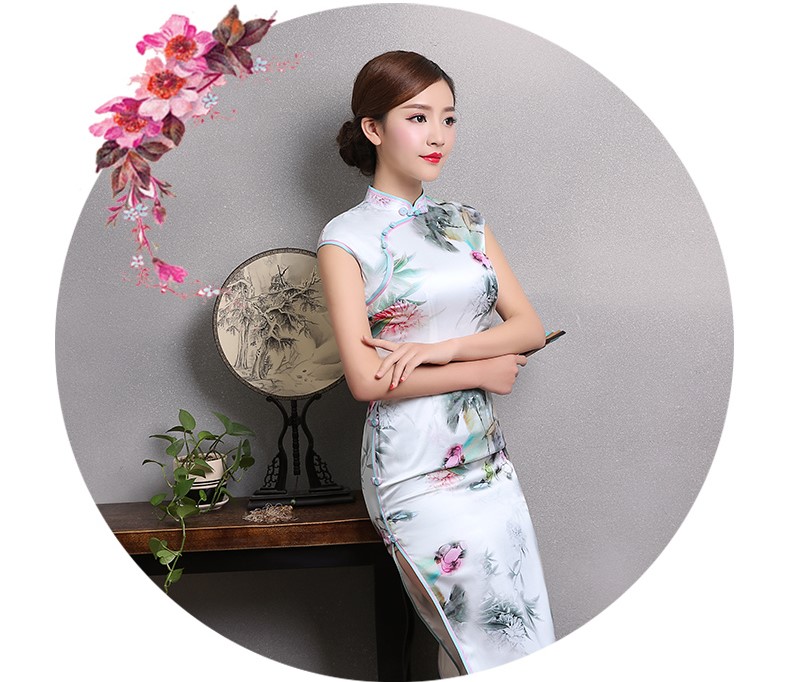 白色鄉(xiāng)墨印花旗袍，短袖真絲旗袍裙