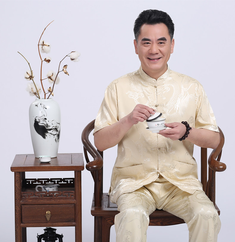 米黃色家佳樂(lè)文學(xué)繡龍?zhí)籽b男士唐裝
