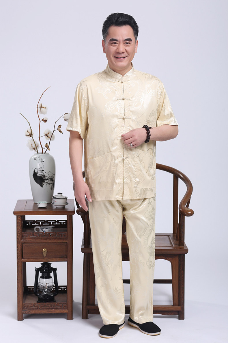 米黃色家佳樂(lè)文學(xué)繡龍?zhí)籽b男士唐裝
