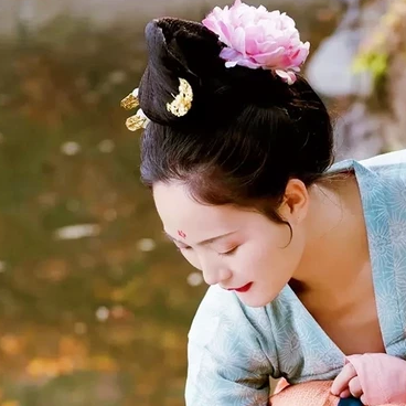 秋風(fēng)落葉女子頭像，唯美古風(fēng)真人頭像