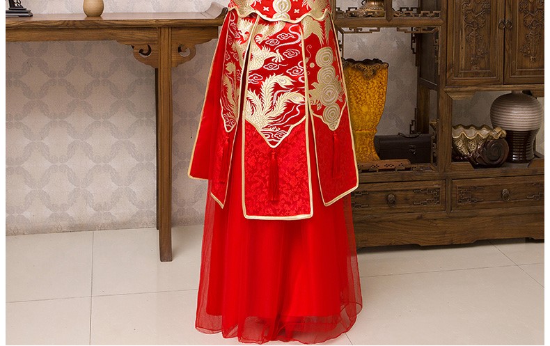 紅色龍鳳褂中式禮服，唯美新娘結(jié)婚禮服
