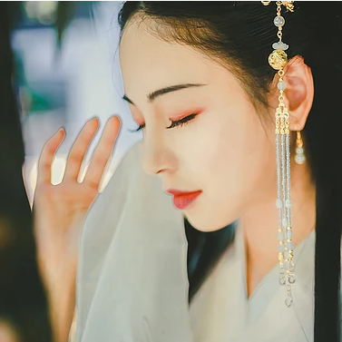 喝酒傷感女生頭像，唯美古風(fēng)真人頭像