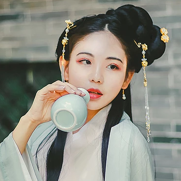 喝酒傷感女生頭像，唯美古風(fēng)真人頭像