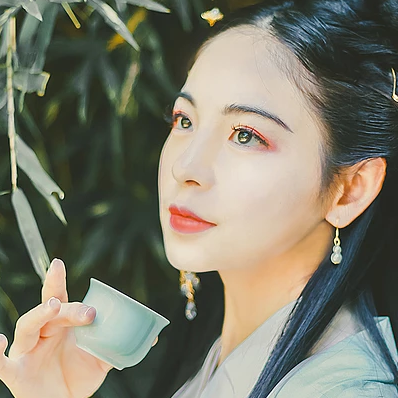 喝酒傷感女生頭像，唯美古風(fēng)真人頭像