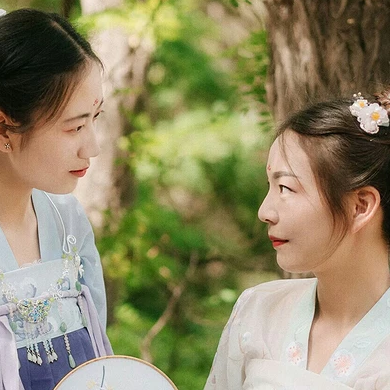 漢服帶團(tuán)扇閨蜜頭像，唯美古風(fēng)真人頭像