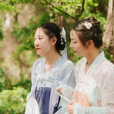 漢服帶團(tuán)扇閨蜜頭像，唯美古風(fēng)真人頭像