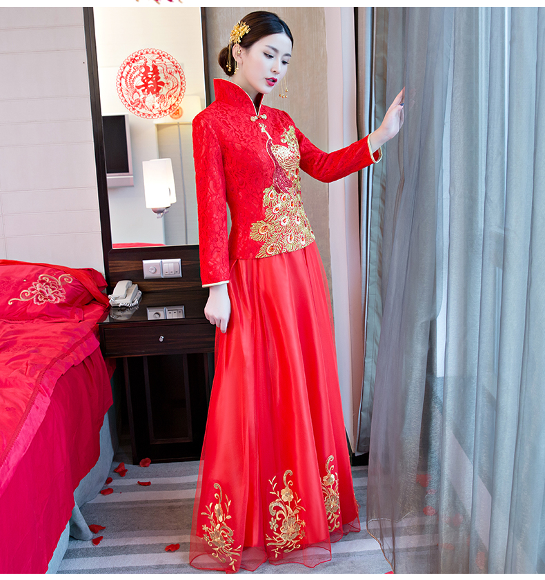 孔雀亮片繡花中式禮服，唯美新娘結(jié)婚禮服