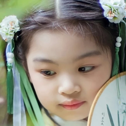 超萌帶團(tuán)扇小女生頭像，唯美古風(fēng)真人頭像