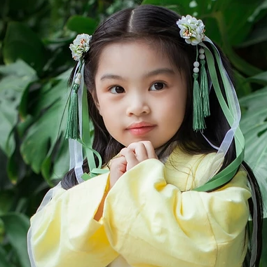 超萌帶團(tuán)扇小女生頭像，唯美古風(fēng)真人頭像