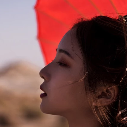 傷感流淚帶傘頭像，唯美古風(fēng)真人頭像