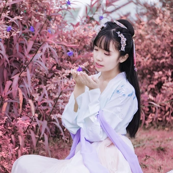 粉紫小清新帶團扇傘頭像，唯美古風真人頭像