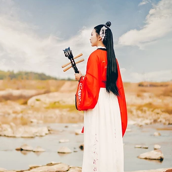 秋色彈琵琶紅衣女生頭像，唯美古風(fēng)真人頭像