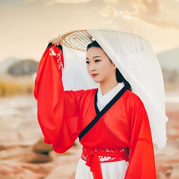 秋色彈琵琶紅衣女生頭像，唯美古風(fēng)真人頭像