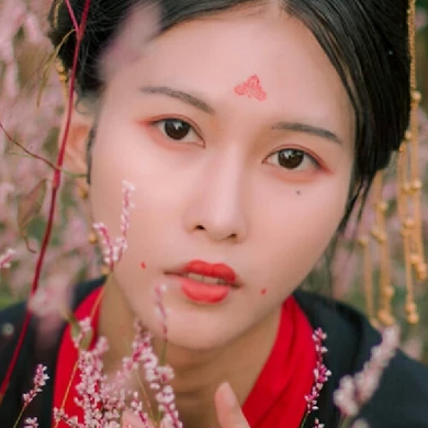 嬌艷紅衣閨蜜頭像，唯美古風(fēng)真人頭像