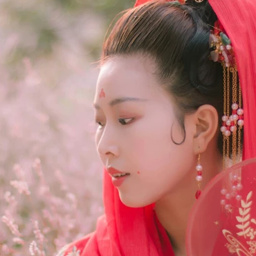 嬌艷紅衣閨蜜頭像，唯美古風(fēng)真人頭像